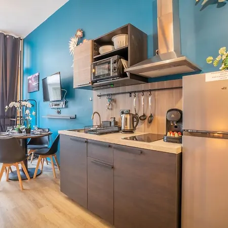 Adira Resid'Marseille Vieux-Port 2 Etoiles Apartment Exterior photo