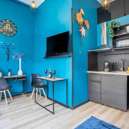 Adira Resid'Marseille Vieux-Port 2 Etoiles Apartment Exterior photo