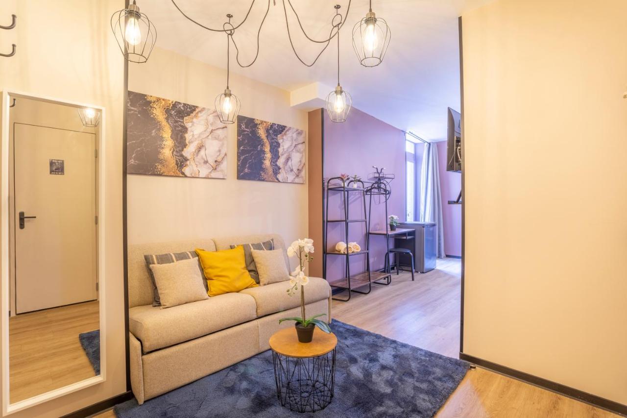 Adira Resid'marseille Vieux-port 2 Etoiles Apartamento *