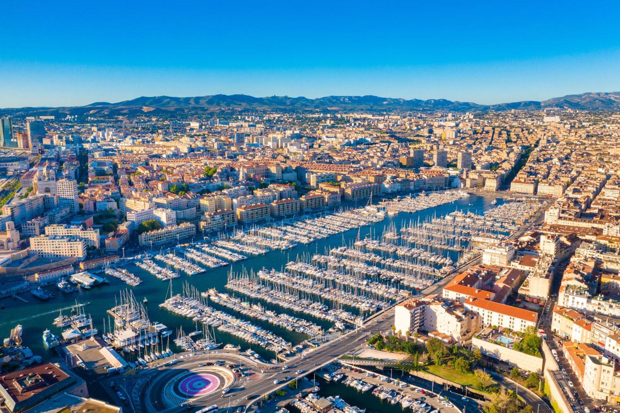Adira Resid'marseille Vieux-port 2 Etoiles Apartamento *